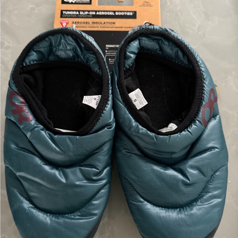 Outdoor Research Tundra Slip-on Booties